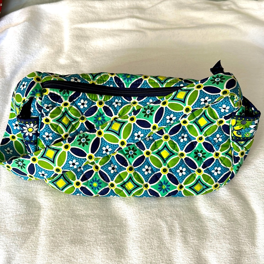 Vera bradley shoulder bag in daisy daisy
